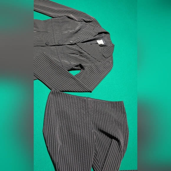 B. Smart Charcoal Pinstripe Blazer - Picture 5 of 12